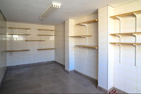 Casa à venda com 195m², 3 quartos e 2 vagas Casa à venda com 195m², 3 quartos e 2 vagasDepósito 1