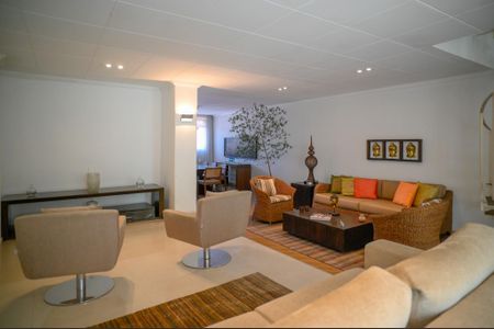 Casa à venda com 195m², 3 quartos e 2 vagas Casa à venda com 195m², 3 quartos e 2 vagasSala