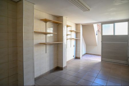 Casa à venda com 195m², 3 quartos e 2 vagas Casa à venda com 195m², 3 quartos e 2 vagasDepósito 1