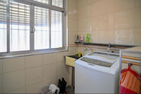 Casa à venda com 195m², 3 quartos e 2 vagas Casa à venda com 195m², 3 quartos e 2 vagasÁrea de Serviço