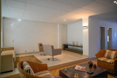 Casa à venda com 195m², 3 quartos e 2 vagas Casa à venda com 195m², 3 quartos e 2 vagasSala