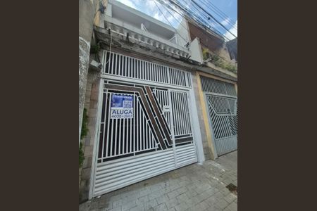 Casa para alugar com 120m², 4 quartos e 1 vaga Casa para alugar com 120m², 4 quartos e 1 vagaFachada