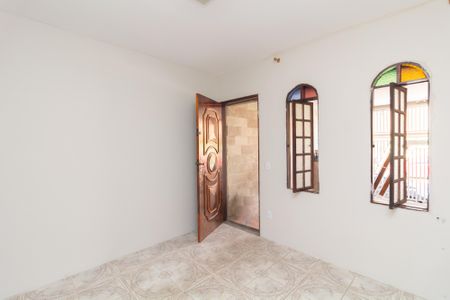 Sala de casa para alugar com 4 quartos, 120m² em Jardim Itapemirim, São Paulo