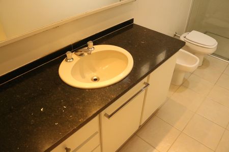 Apartamento à venda com 236m², 3 quartos e 3 vagasBanheiro da Suíte