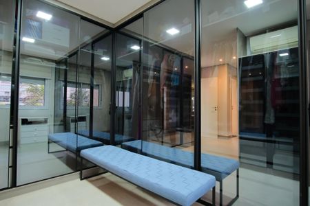 Apartamento à venda com 224m², 3 quartos e 4 vagasCloset da suíte 1