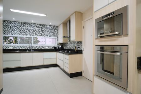 Apartamento à venda com 224m², 3 quartos e 4 vagasCozinha