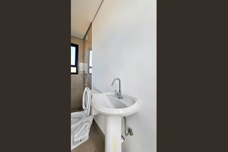 Casa de condomínio para alugar com 460m², 4 quartos e 4 vagasBanheiro 