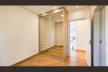 Casa de condomínio para alugar com 460m², 4 quartos e 4 vagasSuíte 3