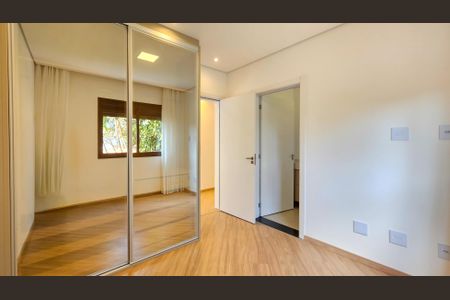 Casa de condomínio para alugar com 460m², 4 quartos e 4 vagasSuíte 3