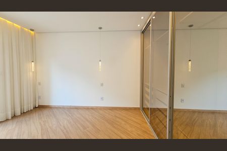 Casa de condomínio para alugar com 460m², 4 quartos e 4 vagasSuíte 4