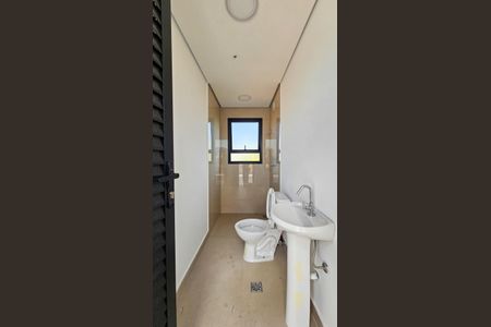 Casa de condomínio para alugar com 460m², 4 quartos e 4 vagasBanheiro 