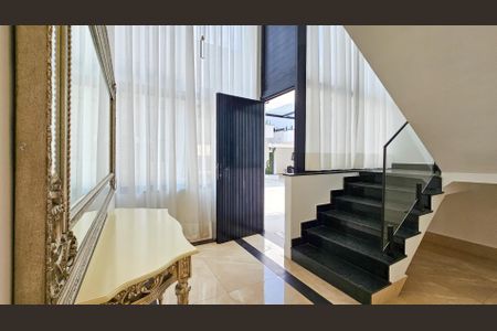 Casa de condomínio para alugar com 460m², 4 quartos e 4 vagasSala