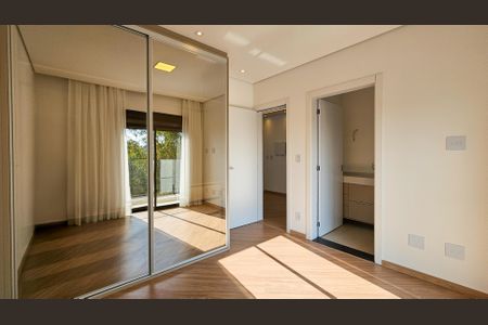 Casa de condomínio para alugar com 460m², 4 quartos e 4 vagasSuíte 2