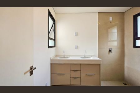 Casa de condomínio para alugar com 460m², 4 quartos e 4 vagasBanheiro da Suite 4