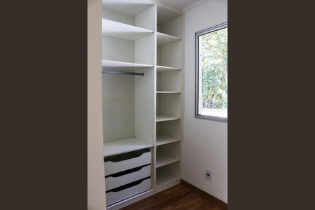 Casa de condomínio para alugar com 110m², 3 quartos e 2 vagasCloset /Suite