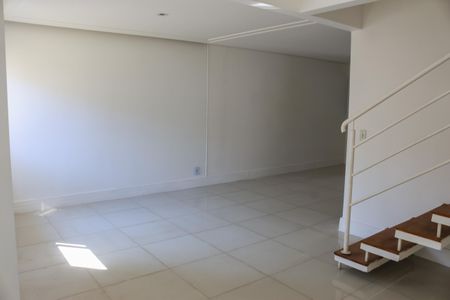 Casa de condomínio para alugar com 110m², 3 quartos e 2 vagasSala
