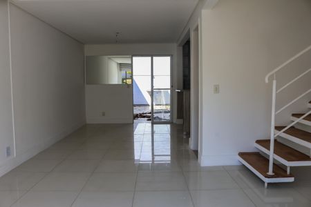 Casa de condomínio para alugar com 110m², 3 quartos e 2 vagasSala
