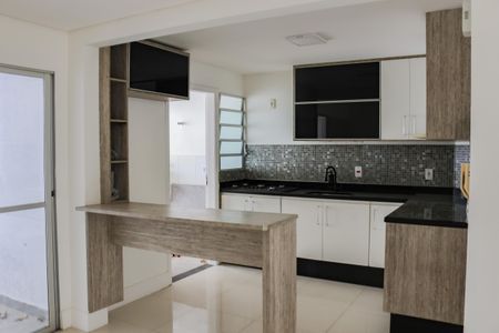 Casa de condomínio para alugar com 110m², 3 quartos e 2 vagasCozinha