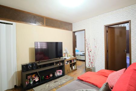 Casa à venda com 240m², 5 quartos e 2 vagasSala