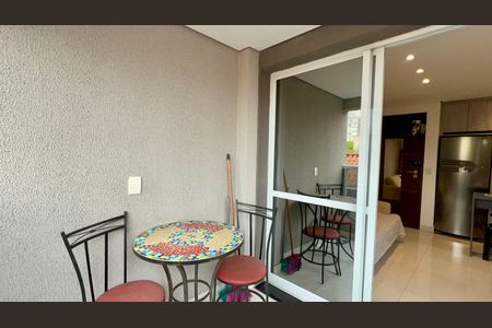 Varanda de kitnet/studio à venda com 1 quarto, 30m² em Pinheiros, São Paulo