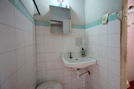 Casa à venda com 300m², 3 quartos e 4 vagas Casa à venda com 300m², 3 quartos e 4 vagasBanheiro Social