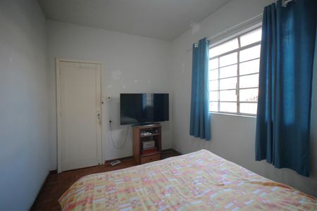 Casa à venda com 300m², 3 quartos e 4 vagas Casa à venda com 300m², 3 quartos e 4 vagasQuarto 1