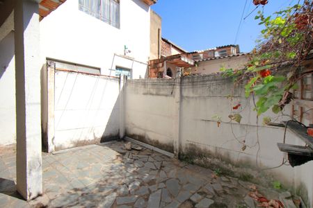 Casa à venda com 300m², 3 quartos e 4 vagas Casa à venda com 300m², 3 quartos e 4 vagasQuintal