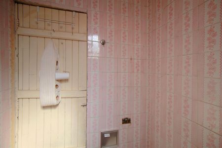 Casa à venda com 300m², 3 quartos e 4 vagas Casa à venda com 300m², 3 quartos e 4 vagasBanheiro Social