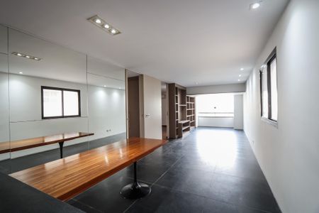 Sala de apartamento à venda com 3 quartos, 99m² em Cerqueira César, São Paulo