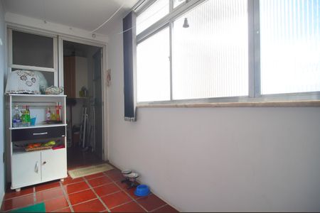 Apartamento à venda com 143m², 3 quartos e 1 vagaÁrea de Serviço