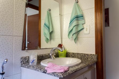 Casa à venda com 127m², 2 quartos e 2 vagas Casa à venda com 127m², 2 quartos e 2 vagasBanheiro