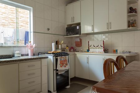 Casa à venda com 127m², 2 quartos e 2 vagas Casa à venda com 127m², 2 quartos e 2 vagasCozinha