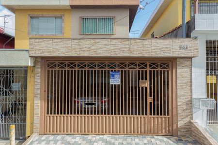 Casa à venda com 127m², 2 quartos e 2 vagas Casa à venda com 127m², 2 quartos e 2 vagasFachada