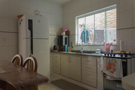 Casa à venda com 127m², 2 quartos e 2 vagas Casa à venda com 127m², 2 quartos e 2 vagasCozinha