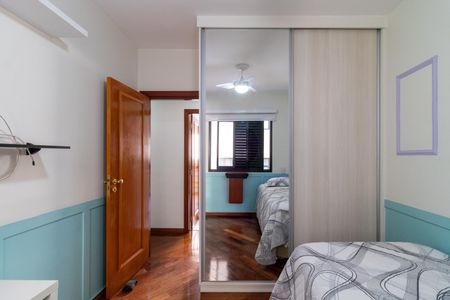 Apartamento à venda com 121m², 4 quartos e 3 vagasQuarto 3