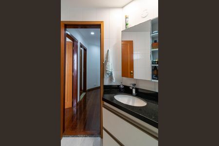 Apartamento à venda com 121m², 4 quartos e 3 vagasBanheiro