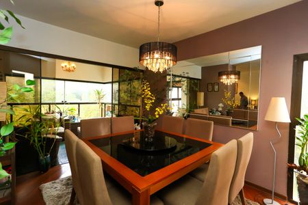 Apartamento à venda com 180m², 3 quartos e 2 vagasSala de Jantar