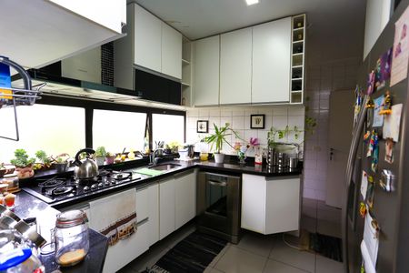 Apartamento à venda com 180m², 3 quartos e 2 vagasCozinha