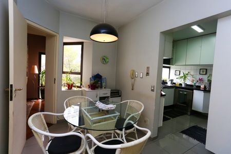 Apartamento à venda com 180m², 3 quartos e 2 vagasCopa