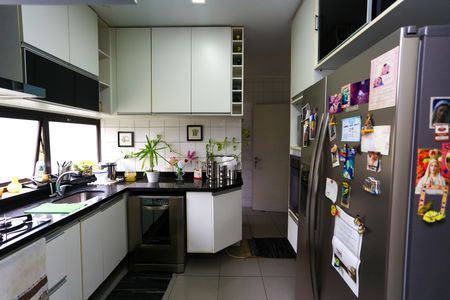 Apartamento à venda com 180m², 3 quartos e 2 vagasCozinha