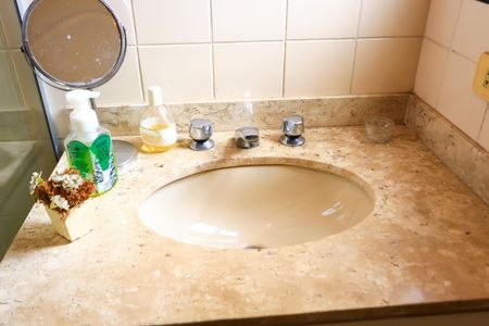 Apartamento à venda com 180m², 3 quartos e 2 vagasBanheiro da Suíte 1