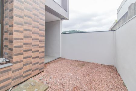 Casa à venda com 106m², 3 quartos e 2 vagasQuintal