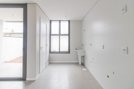 Casa à venda com 106m², 3 quartos e 2 vagasCozinha e Área de Serviço