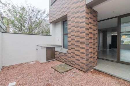 Casa à venda com 106m², 3 quartos e 2 vagasQuintal