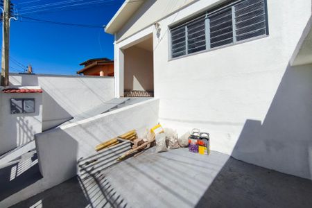 Casa à venda com 150m², 3 quartos e 2 vagas Casa à venda com 150m², 3 quartos e 2 vagasQuintal - Garagem