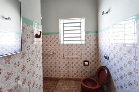 Casa à venda com 150m², 3 quartos e 2 vagas Casa à venda com 150m², 3 quartos e 2 vagasBanheiro