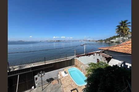 Casa à venda com 600m², 4 quartos e 1 vagaVista