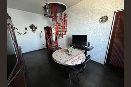 Casa à venda com 600m², 4 quartos e 1 vagaSala 2