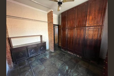 Casa à venda com 600m², 4 quartos e 1 vagaSuíte