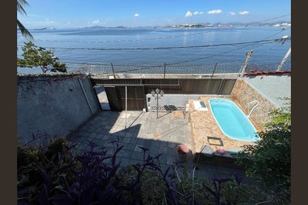 Casa à venda com 600m², 4 quartos e 1 vagaVista